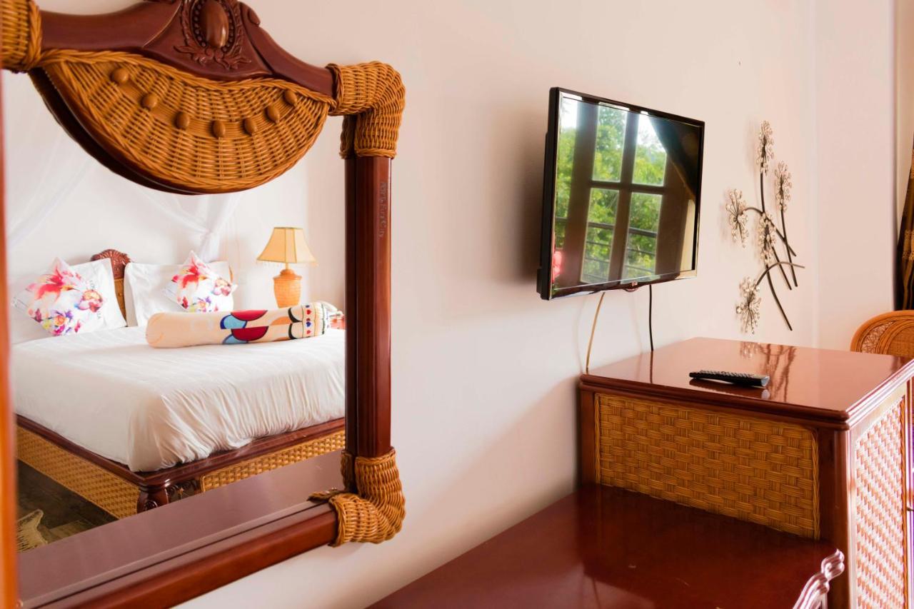 Fort Fun City Hotel Fort Portal Exterior photo