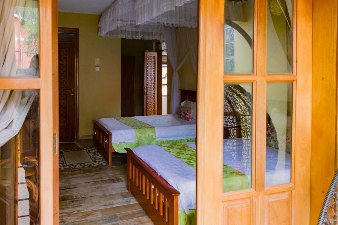 Fort Fun City Hotel Fort Portal Exterior photo