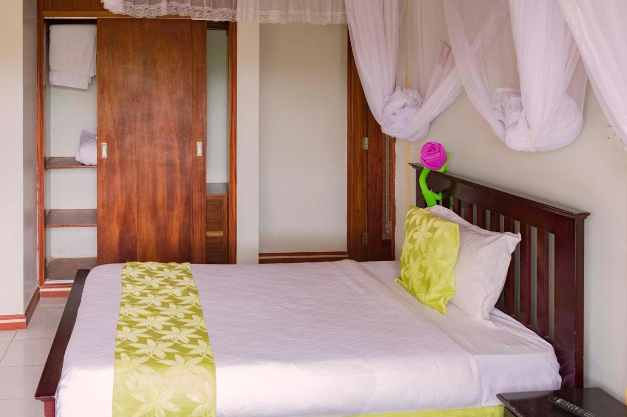Fort Fun City Hotel Fort Portal Exterior photo