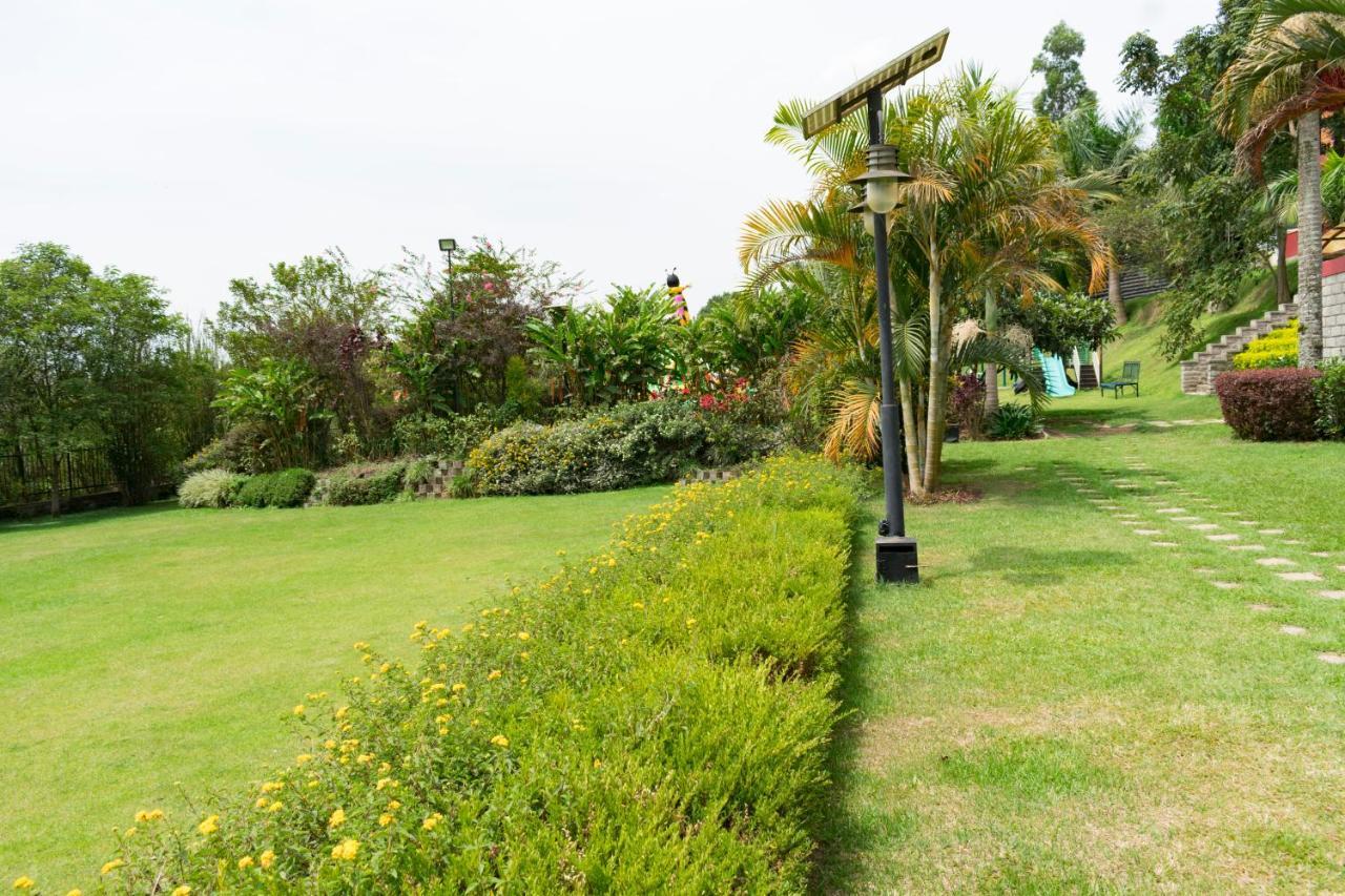 Fort Fun City Hotel Fort Portal Exterior photo